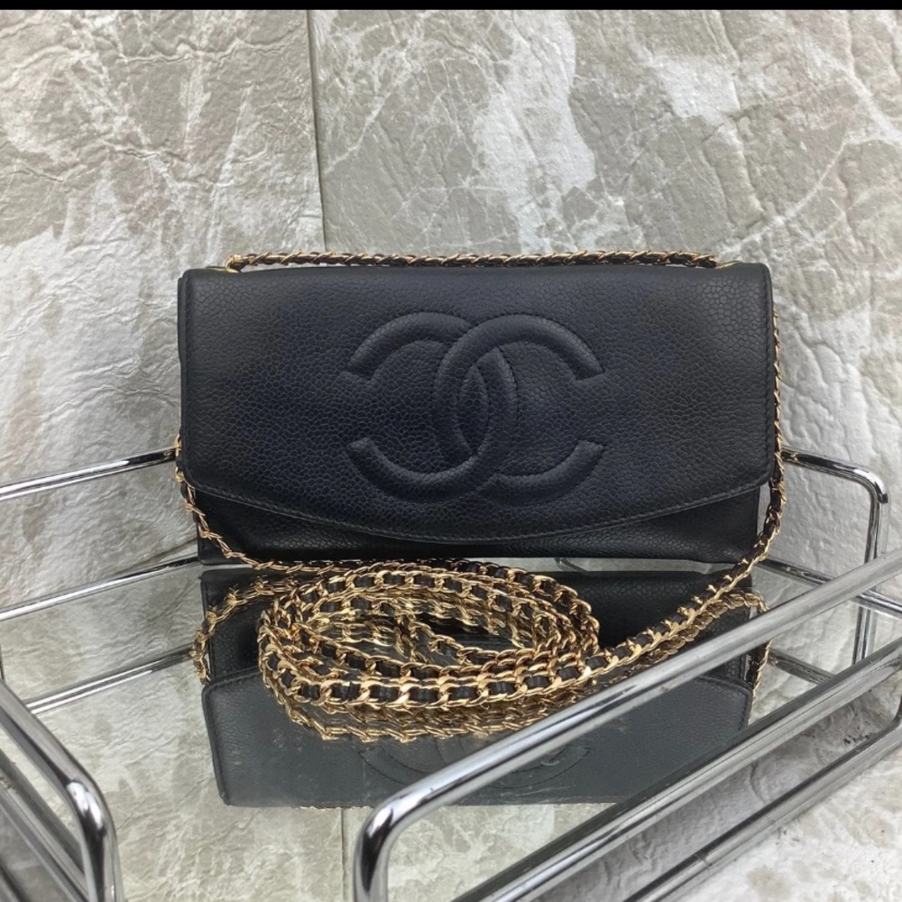 Authentic Chanel Wallet w/ added chain (WOC)